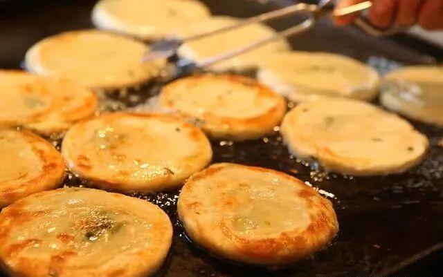 上海特色美食推荐_上海必吃小吃_上海吃小吃