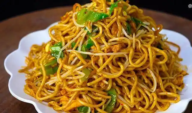 炒面食材搭配_家常炒面做法_用面条做炒面