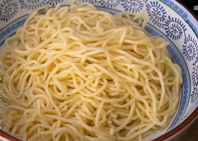 家常炒面做法_炒面食材搭配_用面条做炒面