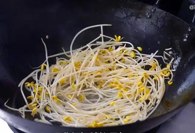 用面条做炒面_炒面食材搭配_家常炒面做法