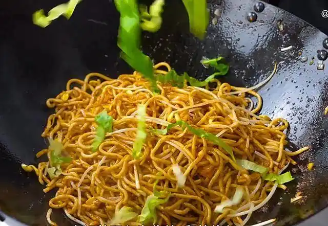 家常炒面做法_用面条做炒面_炒面食材搭配