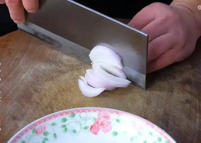 家常炒面做法_炒面食材搭配_用面条做炒面