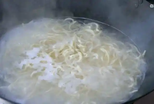 用面条做炒面_炒面食材搭配_家常炒面做法