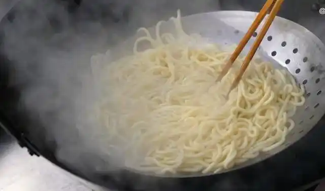 炒面食材搭配_家常炒面做法_用面条做炒面