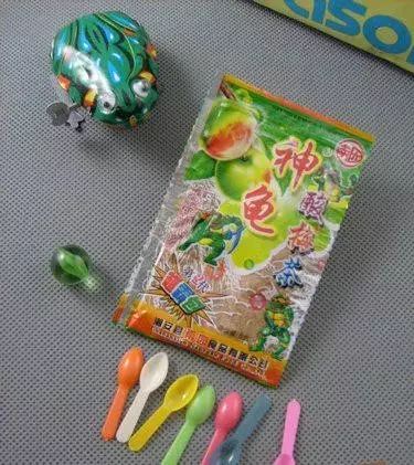 80后怀旧零食_小时候吃的零食老鼠屎_童年回忆杀零食
