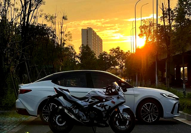 双擎车型保值率分析_卡罗拉雷凌对比评测_卡罗拉降价5万是真的吗