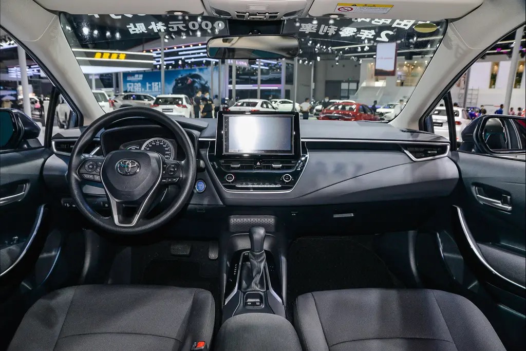 丰田卡罗拉销量最好的配置_卡罗拉降价5万是真的吗_卡罗拉安全配置高吗