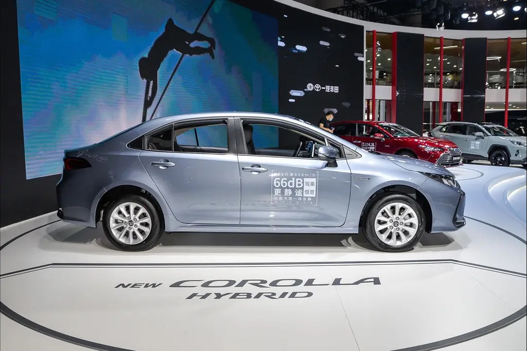 卡罗拉降价5万是真的吗_丰田卡罗拉销量最好的配置_卡罗拉安全配置高吗