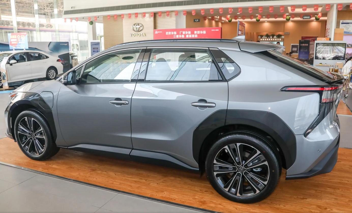 一汽丰田bZ4X终端价格_丰田bZ4X优惠活动_卡罗拉降价5万是真的吗