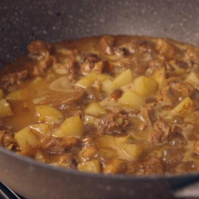 鸡肉土豆焖面食谱_土豆豆角焖面_鸡腿肉焖面做法