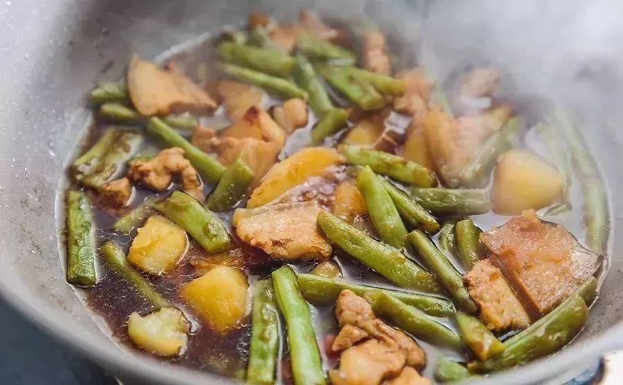 焖面做法 四季豆焖面 醋溜焖面_土豆豆角焖面