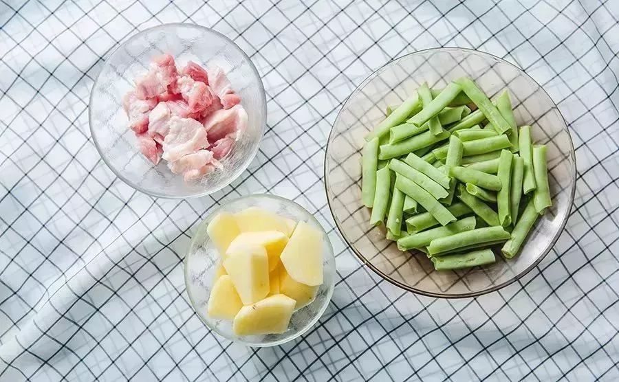 土豆豆角焖面_焖面做法 四季豆焖面 醋溜焖面