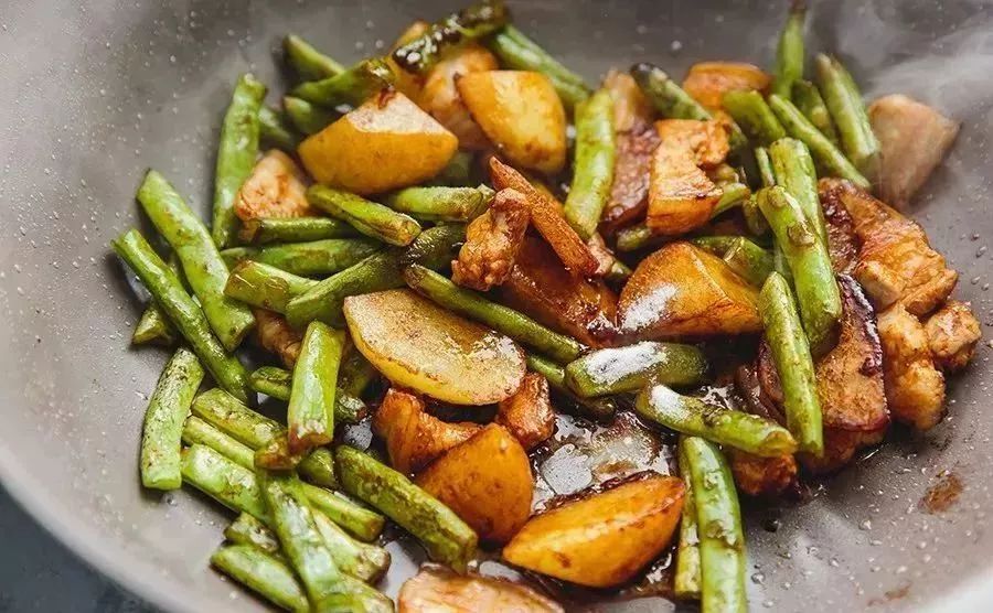 焖面做法 四季豆焖面 醋溜焖面_土豆豆角焖面
