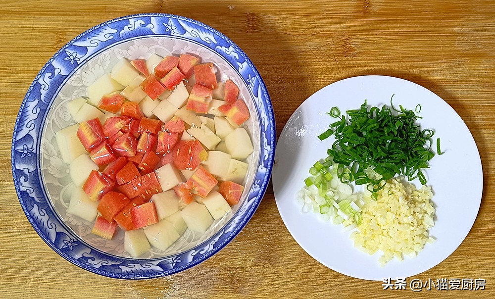 传统北方土豆焖面食谱_土豆豆角焖面_土豆焖面制作方法