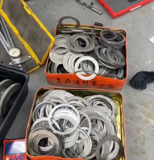 牧马人改装减震弹簧轮胎轮毂_牧马人阿拉斯加极光绿特别版本_牧马人差速锁多少钱