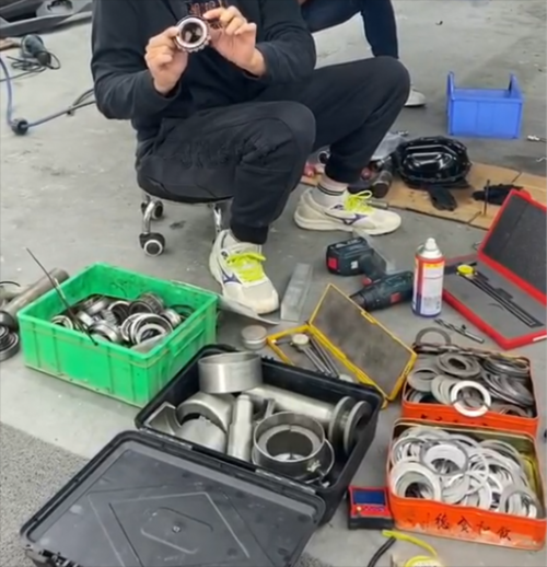 牧马人阿拉斯加极光绿特别版本_牧马人改装减震弹簧轮胎轮毂_牧马人差速锁多少钱