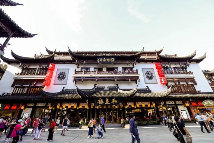 东方宝泰购物广场美食_焕新东方美学小吃广场_和丰楼豫园食集