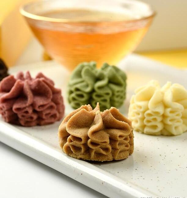 网红零食礼盒_美食女孩礼物推荐_给女朋友买一箱零食