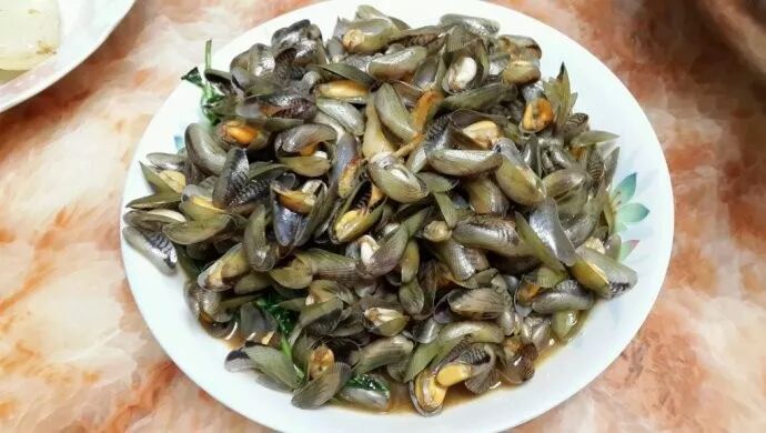 蛤蜊种类与烹饪方法_贝壳类海鲜怎么吃_适合做菜的蛤蜊特点
