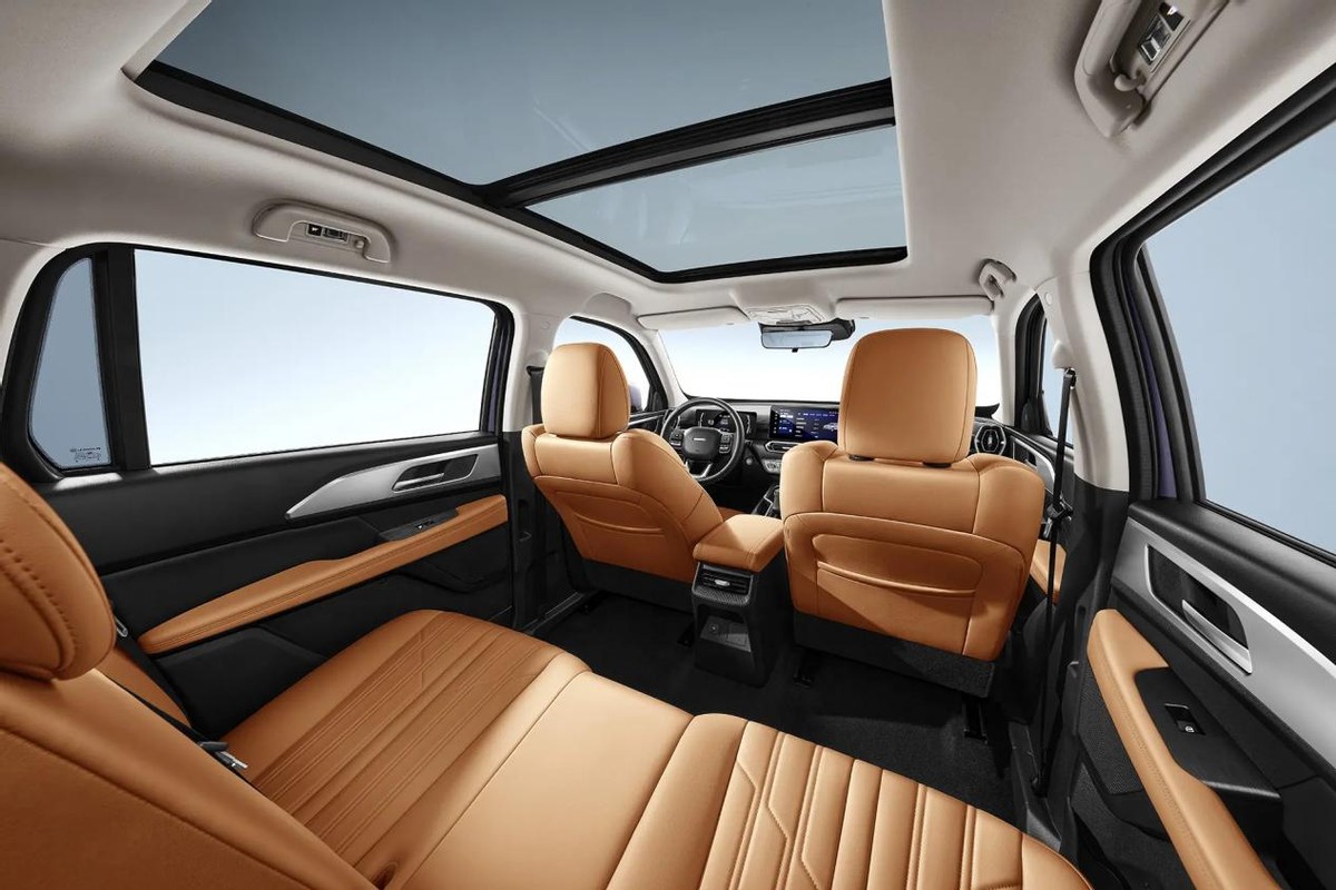 哈弗h5四驱价位_哈弗H5 大型SUV 大梁四驱 5座布局 后备厢空间 2116升 客车 乘坐舒适性 柴油汽油动力 采埃孚8速手自一体变速箱 分时四驱系统 伊顿