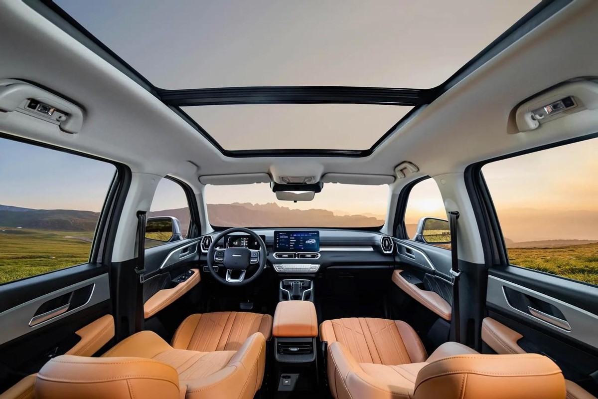 哈弗h5四驱价位_哈弗H5 大型SUV 大梁四驱 5座布局 后备厢空间 2116升 客车 乘坐舒适性 柴油汽油动力 采埃孚8速手自一体变速箱 分时四驱系统 伊顿