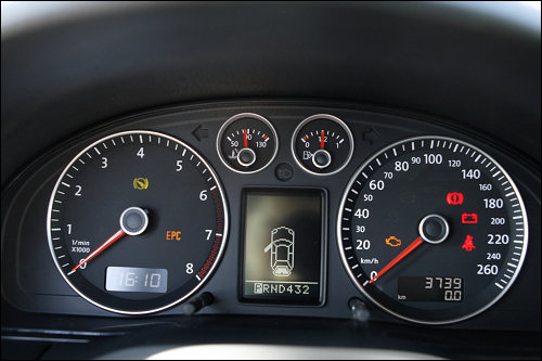 大众新领驭 外观设计_大众新领驭 内饰简约_新车价帕萨特领驭1.8t