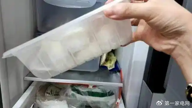 维保人员推销延保服务_西门子冰箱三包期内故障频出_西门子冰箱保修