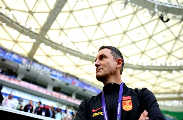 国足新帅待遇曝光_驾校教练收入_国足洋帅年薪标准