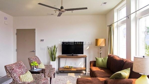 10平米客厅装修技巧_小户型客厅装饰效果图_小户型客厅设计方法