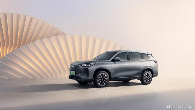 奇瑞风云T8 C-DM5.0混动系统 5+2座超级电混SUV_奇瑞v6报价