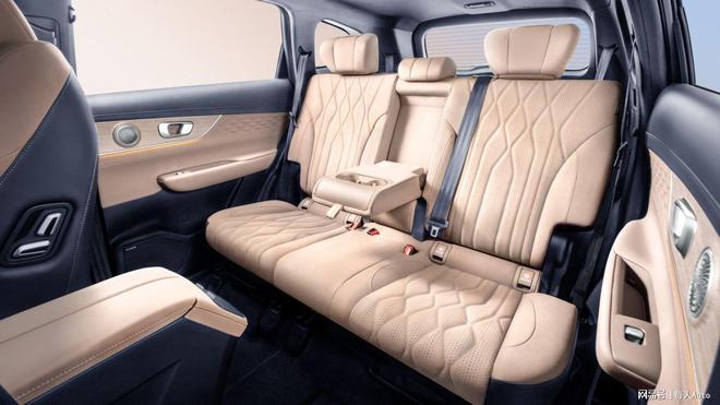 奇瑞v6报价_奇瑞风云T8混动王者 国民标杆 10万级5+2座超级电混SUV