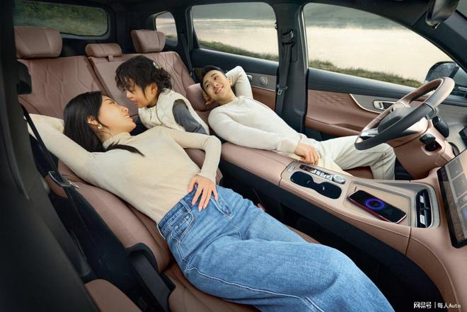 奇瑞风云T8混动王者 国民标杆 10万级5+2座超级电混SUV_奇瑞v6报价