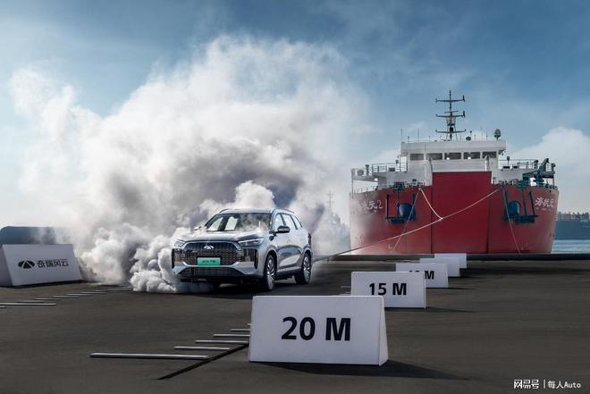 奇瑞风云T8混动王者 国民标杆 10万级5+2座超级电混SUV_奇瑞v6报价