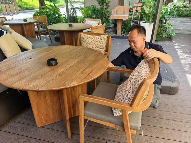 翻新旧家具_柚木户外家具木蜡油翻新_赛克斯木蜡油户外家具保养