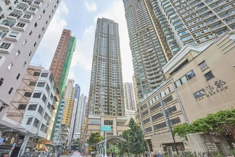 香港薪资水平与消费对比_内地港人工作生活情况_香港收入中位数