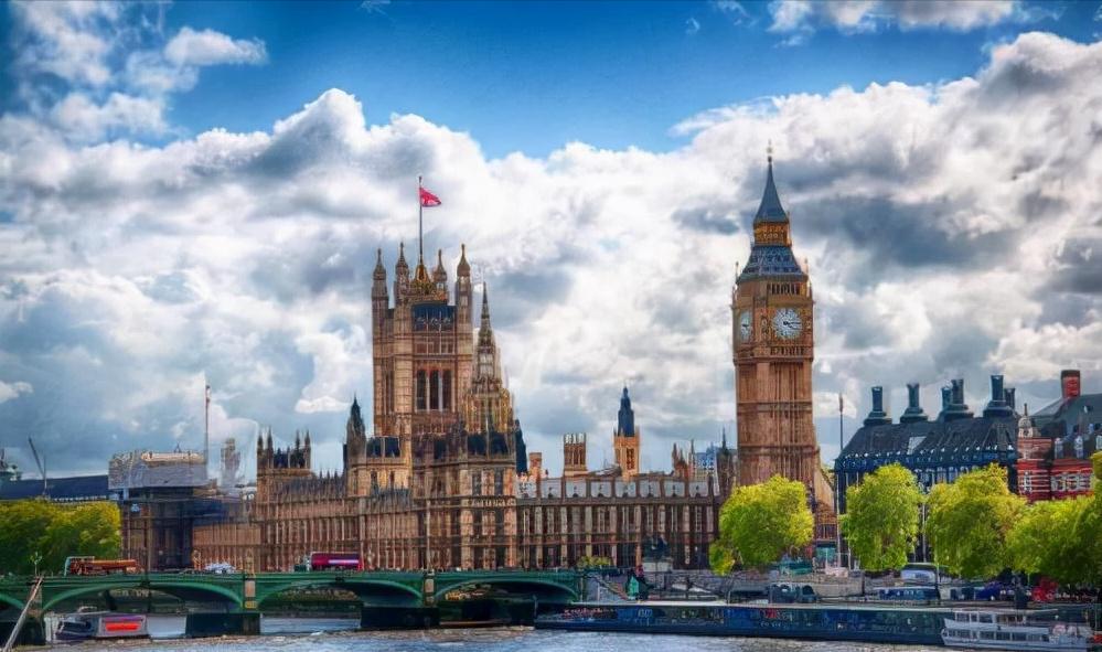 到英国留学一年的费用_英国留学费用多少_出国留学费用高昂