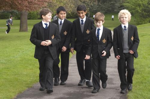 出国留学费用高昂_英国留学费用多少_到英国留学一年的费用