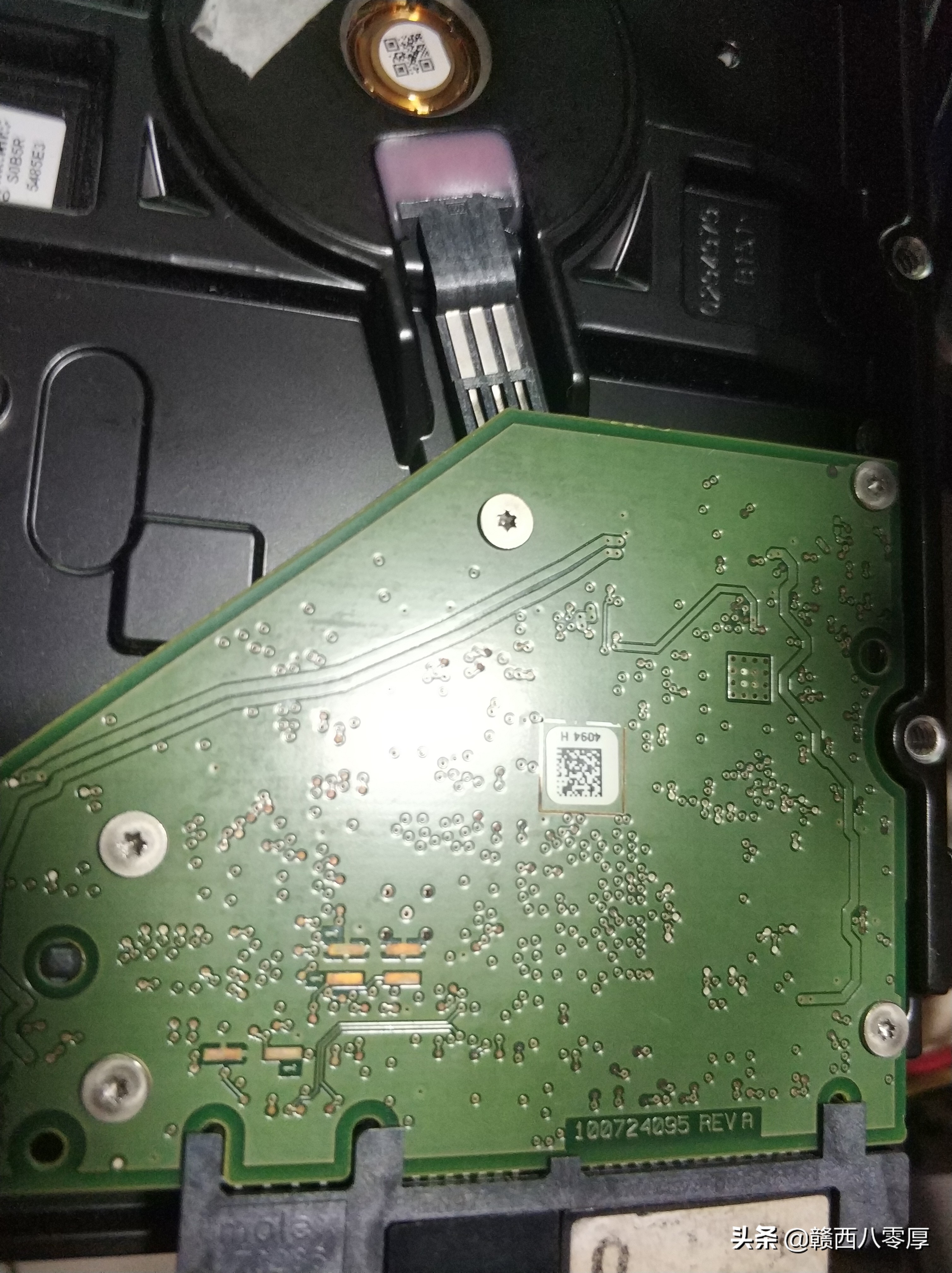 希捷ST1000DM003磁头代换教程_希捷硬盘敲盘维修_希捷3.5寸磁头损坏维修