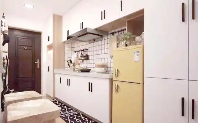 橱柜拉手设计完全揭秘:实用与美感兼备(图11) 暗拉手橱柜设计_橱柜拉手设计_橱柜拉手选择