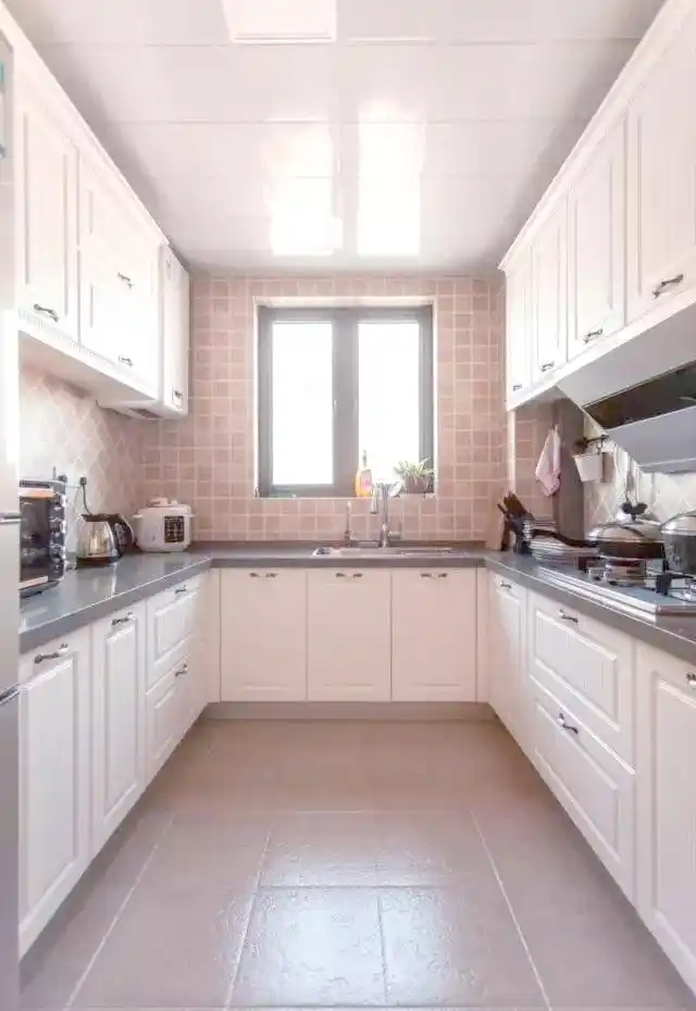 橱柜拉手设计完全揭秘:实用与美感兼备(图15) 橱柜拉手设计_暗拉手橱柜设计_橱柜拉手选择