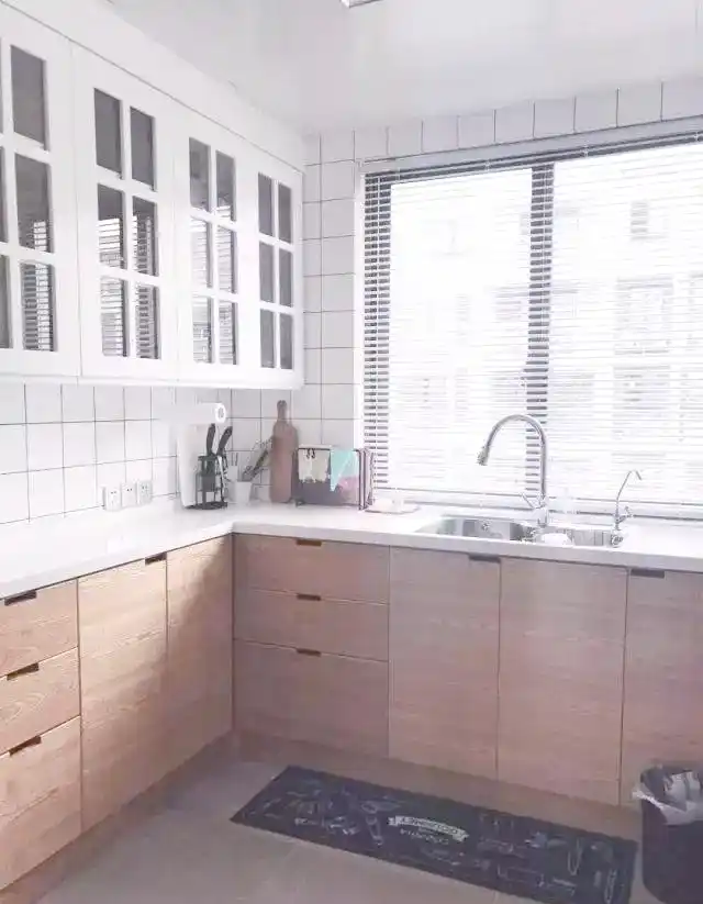 橱柜拉手设计完全揭秘:实用与美感兼备(图3) 橱柜拉手选择_橱柜拉手设计_暗拉手橱柜设计