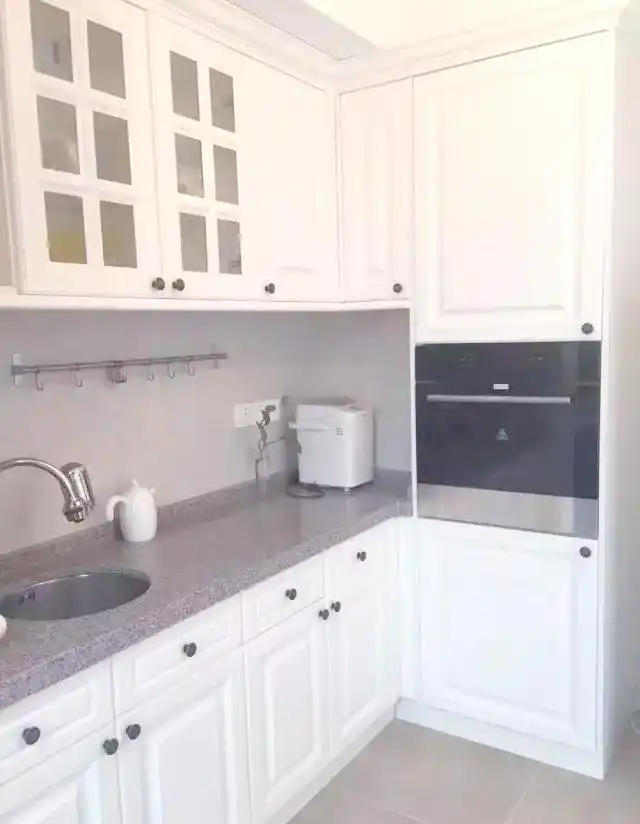 橱柜拉手设计完全揭秘:实用与美感兼备(图24) 橱柜拉手选择_暗拉手橱柜设计_橱柜拉手设计