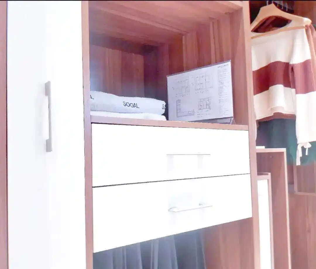 家具五金艺术:家居风格的点睛之笔——拉手的选择技巧(图5) 提升家具美学价值拉手_家居装饰拉手选择_橱柜拉手选择