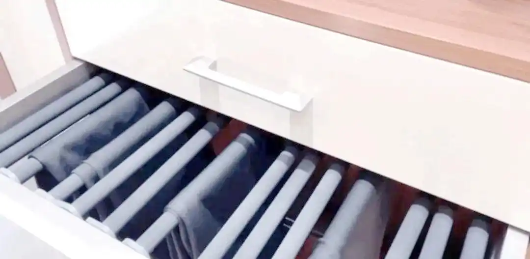 家具五金艺术:家居风格的点睛之笔——拉手的选择技巧(图6) 提升家具美学价值拉手_橱柜拉手选择_家居装饰拉手选择