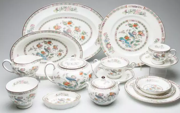 韦奇伍德 陶瓷历史 红色陶土_骨瓷装饰盘