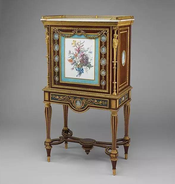 韦奇伍德 陶瓷历史 红色陶土_骨瓷装饰盘