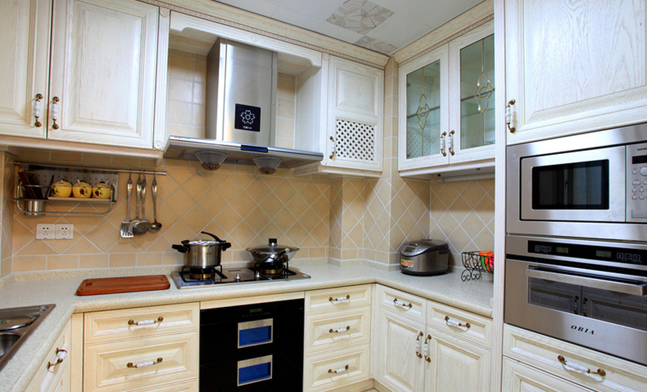 3平米特小厨房装修,怎么装修才精致?(图1) 黄金三角厨房布局_厨房装修效果图小户型3平米_3平米小厨房设计