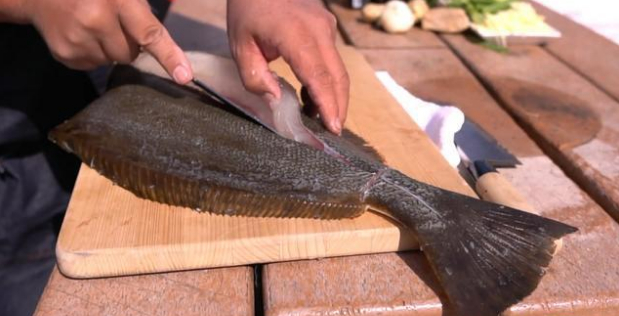 男子钓到5斤多的“鸦片鱼”，看起来真肥，只是吃法让人不能接受