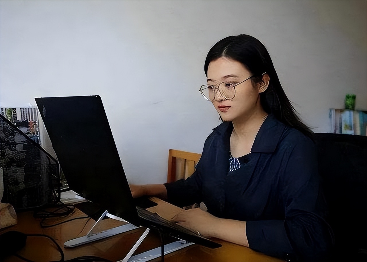 大学辅导员薪资待遇_高校辅导员 薪水_教师工资低