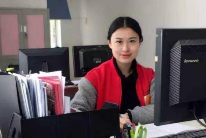 大学辅导员年收入曝光!网友:难怪名校博士生要去当辅导员了!(图4) 大学辅导员收入_名校博士生当辅导员原因_高校辅导员 薪水